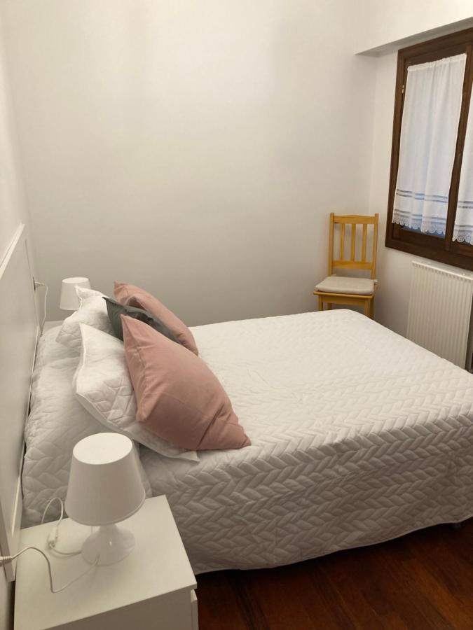 Angeles Sorazu - Ongi Etorri Lejlighed Zumaia Eksteriør billede